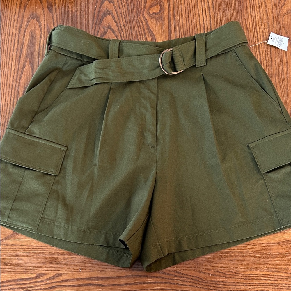 Old Navy Women's Green Belted Cargo Shorts